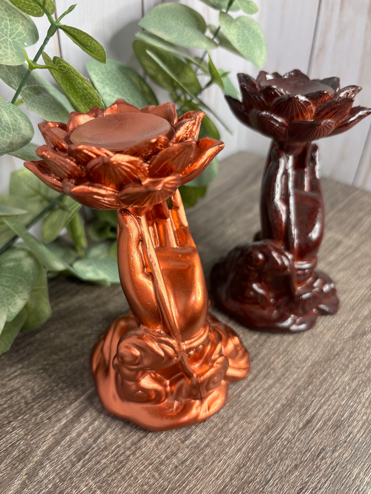 Lotus with Hand Sphere Holder/Stand