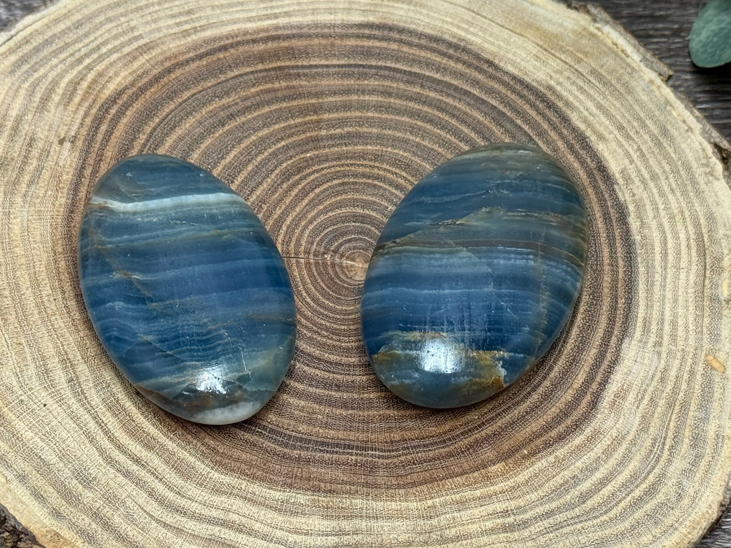 Blue Onyx Palm Stone