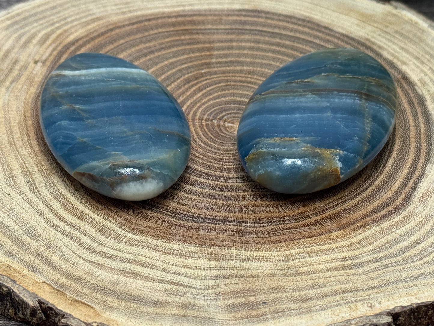 Blue Onyx Palm Stone