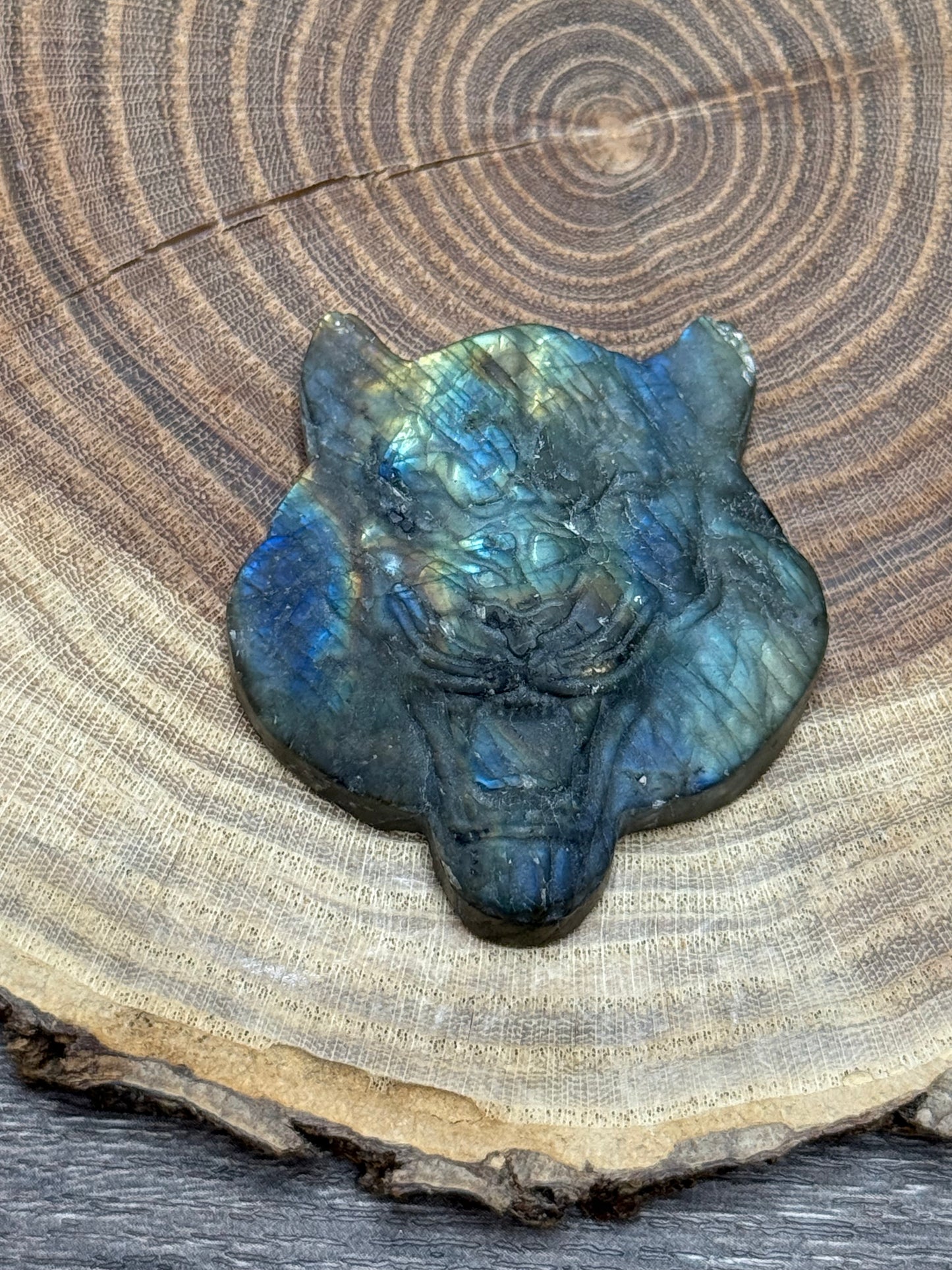 MISFIT Labadorite Tiger Carving