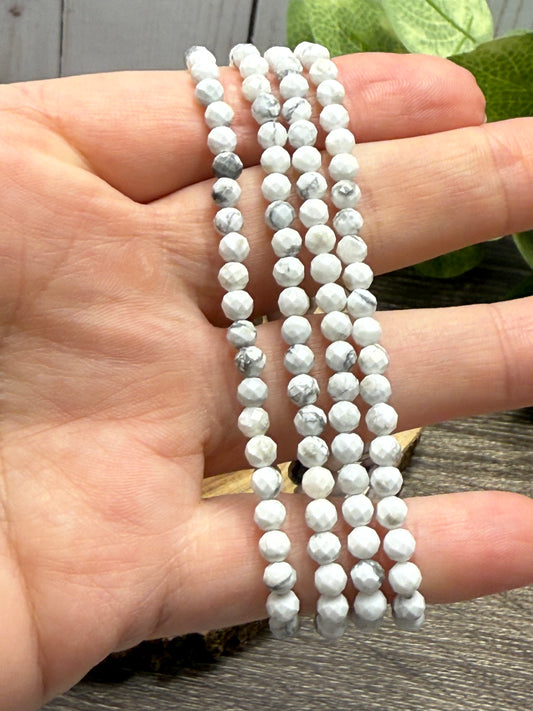 Howlite - Faceted Bracelet 4 mm