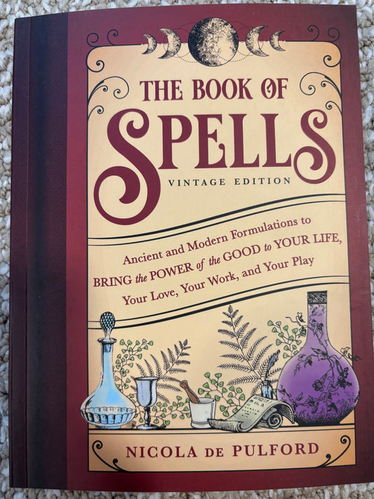 The Book of Spells (Vintage Edition)