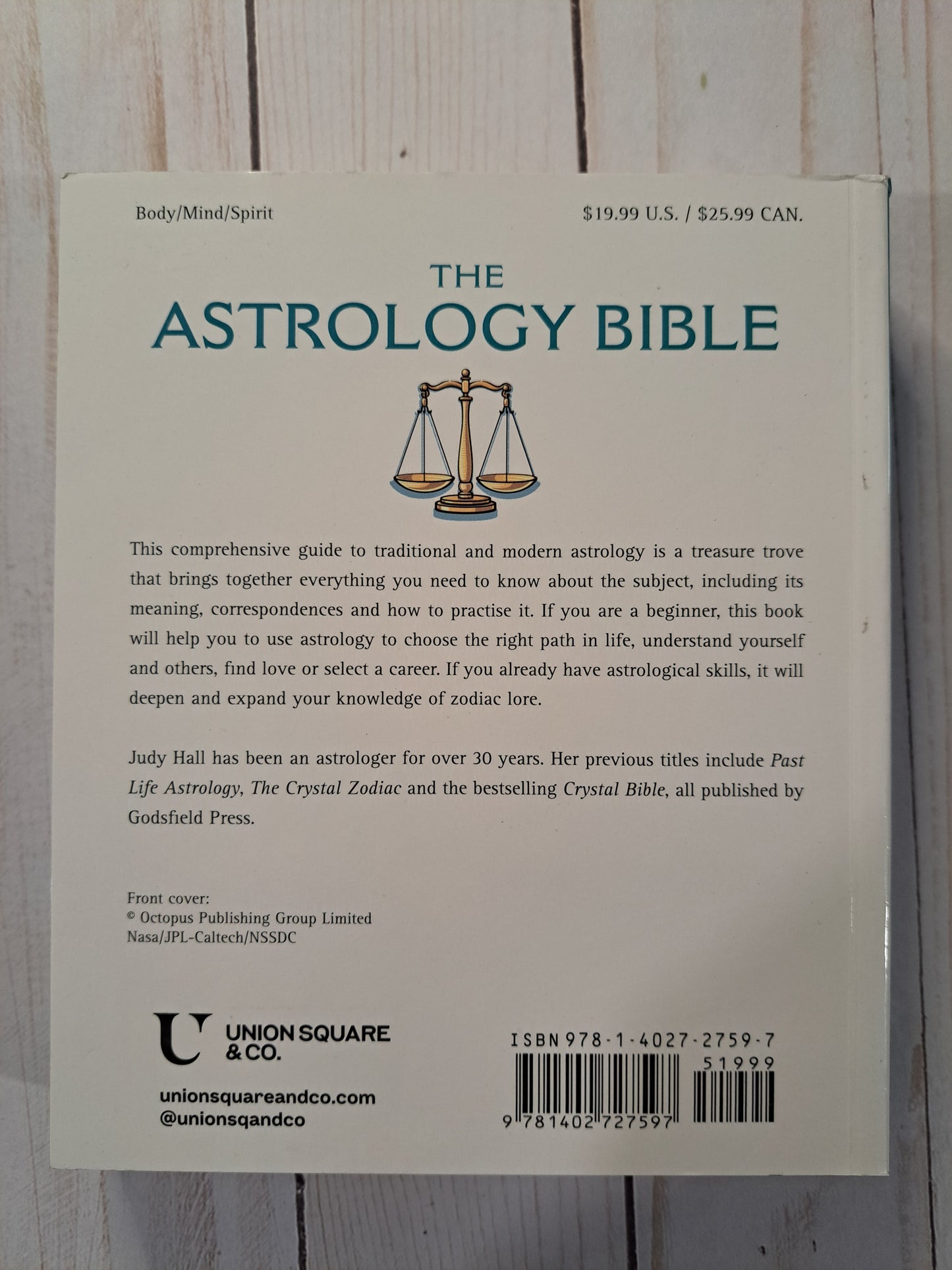 The Astrology Bible: The Definitive Guide to the Zodiac