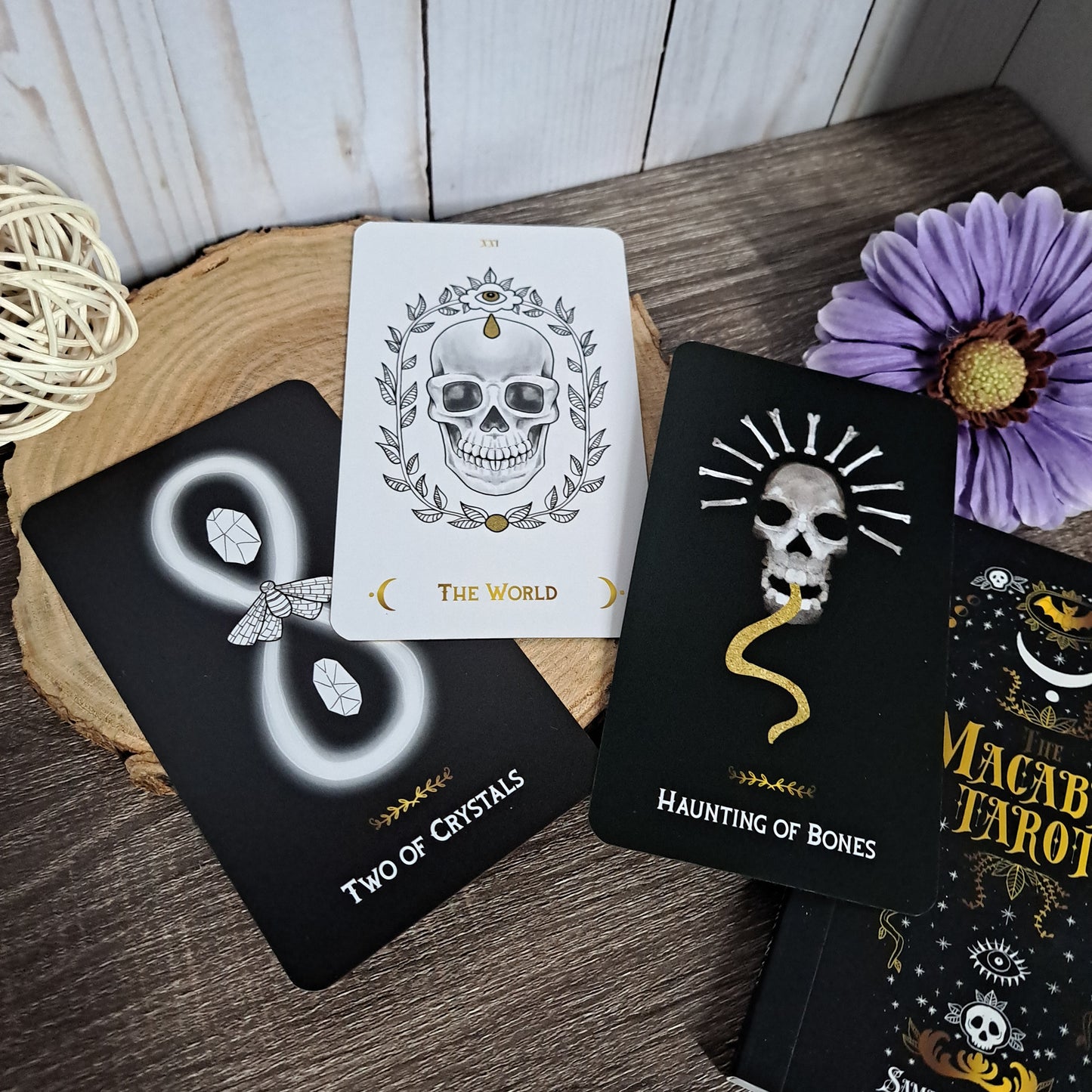 Macabre Tarot - cards and guidebook