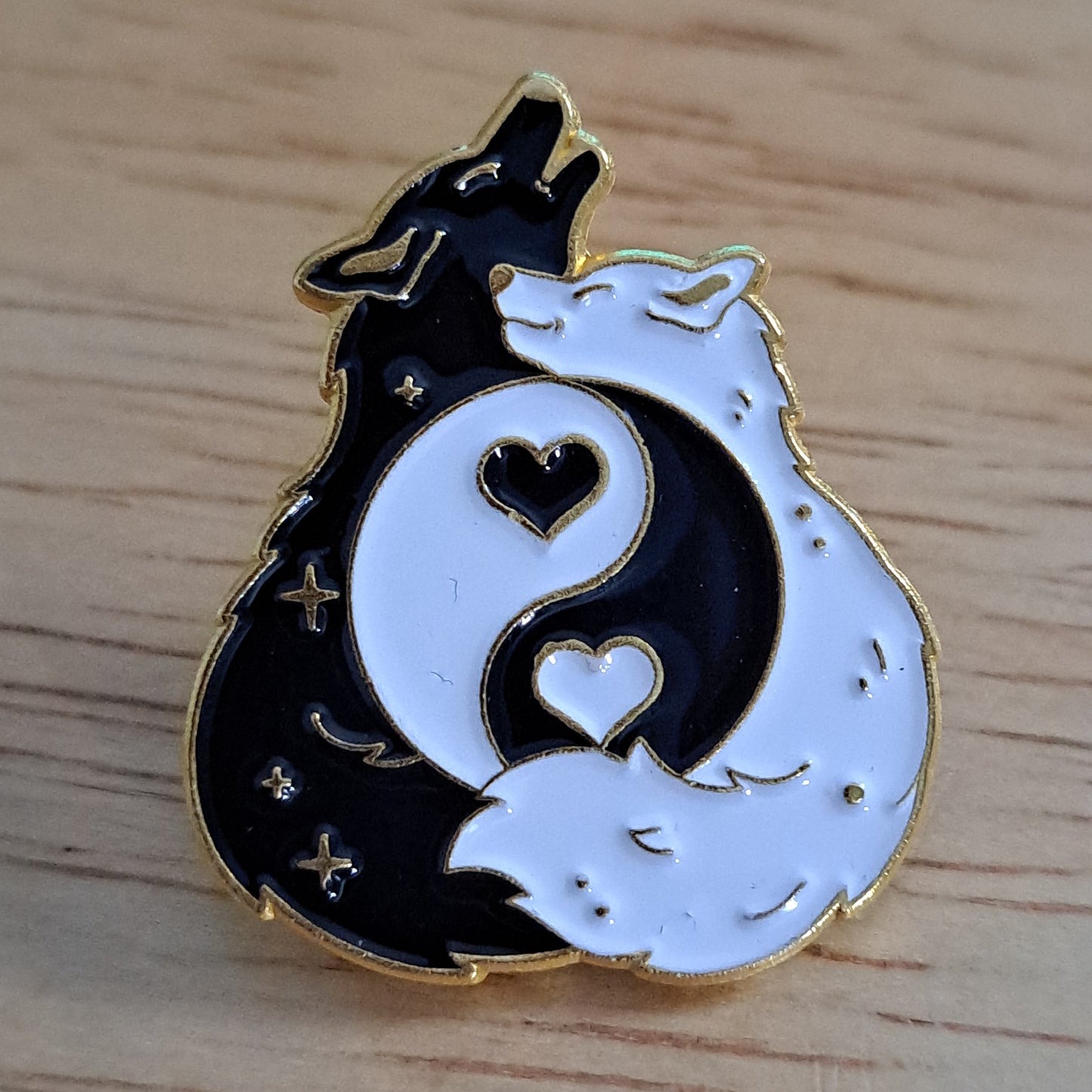 Wolf Ying/Yang Pin