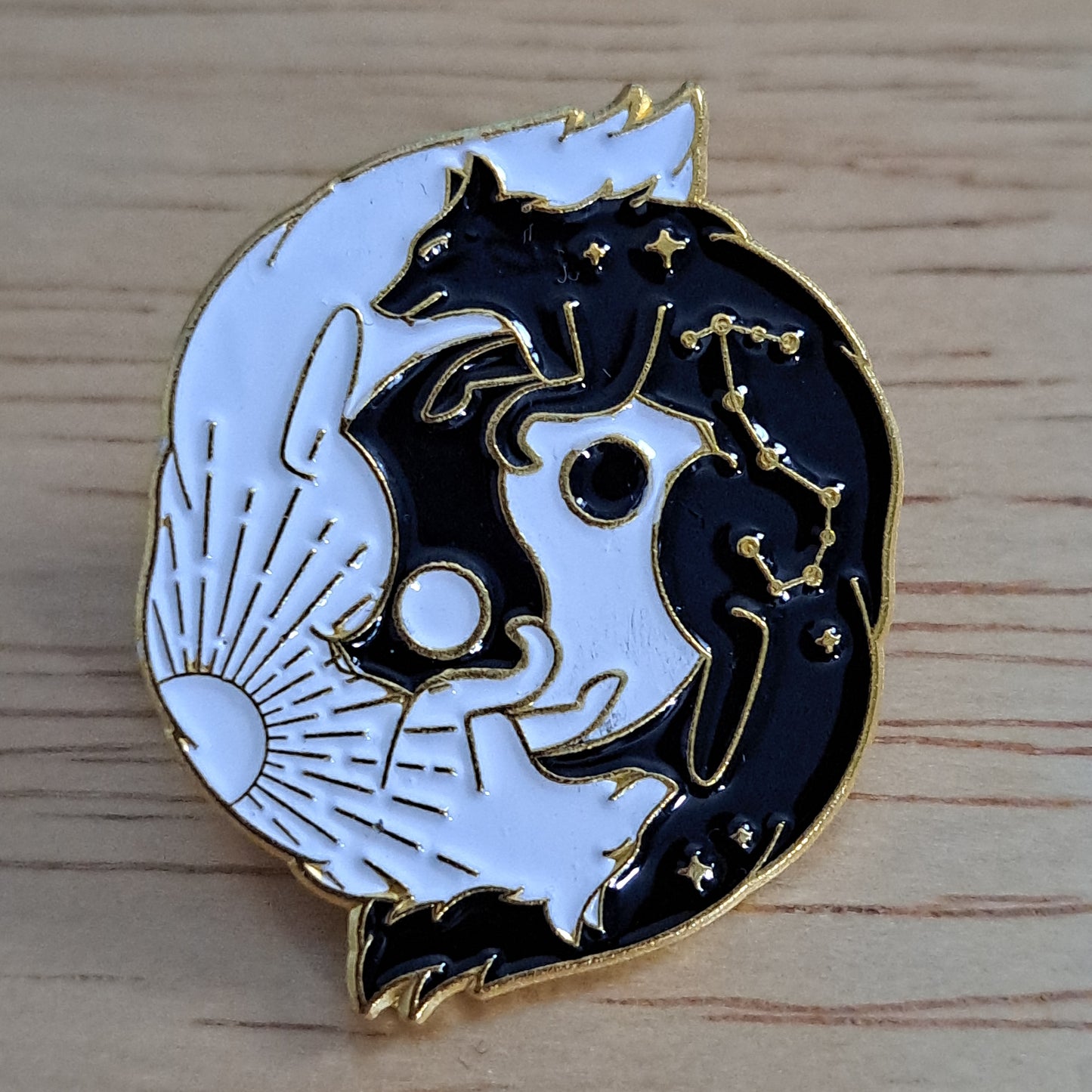 Wolf Ying/Yang Pin