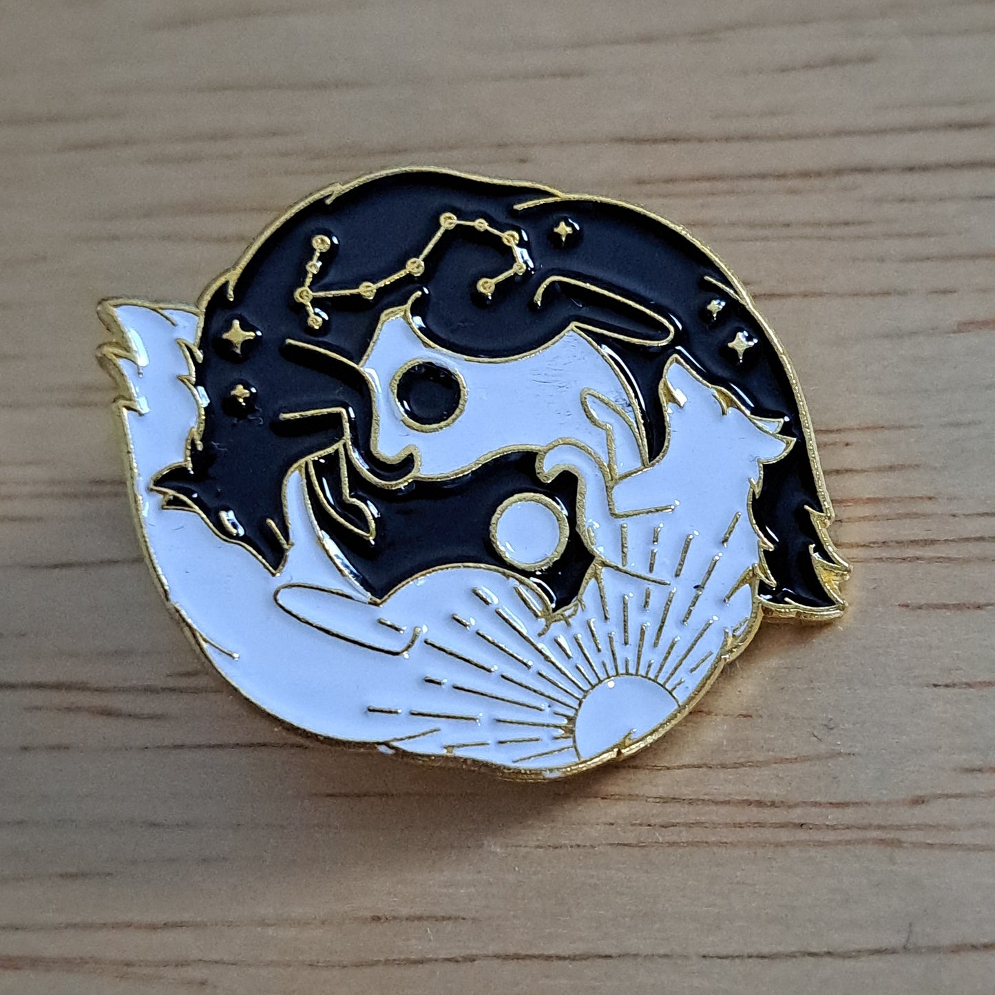 Wolf Ying/Yang Pin