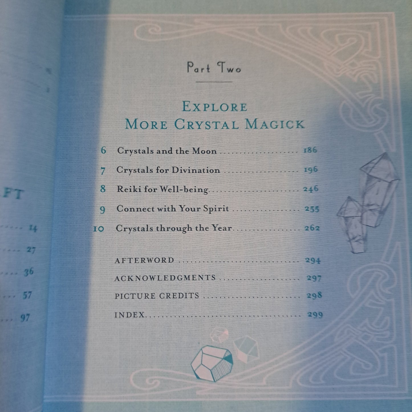 The Crystal Witch: The Magickal Way to Calm and Heal the Body, Mind, and Spirit