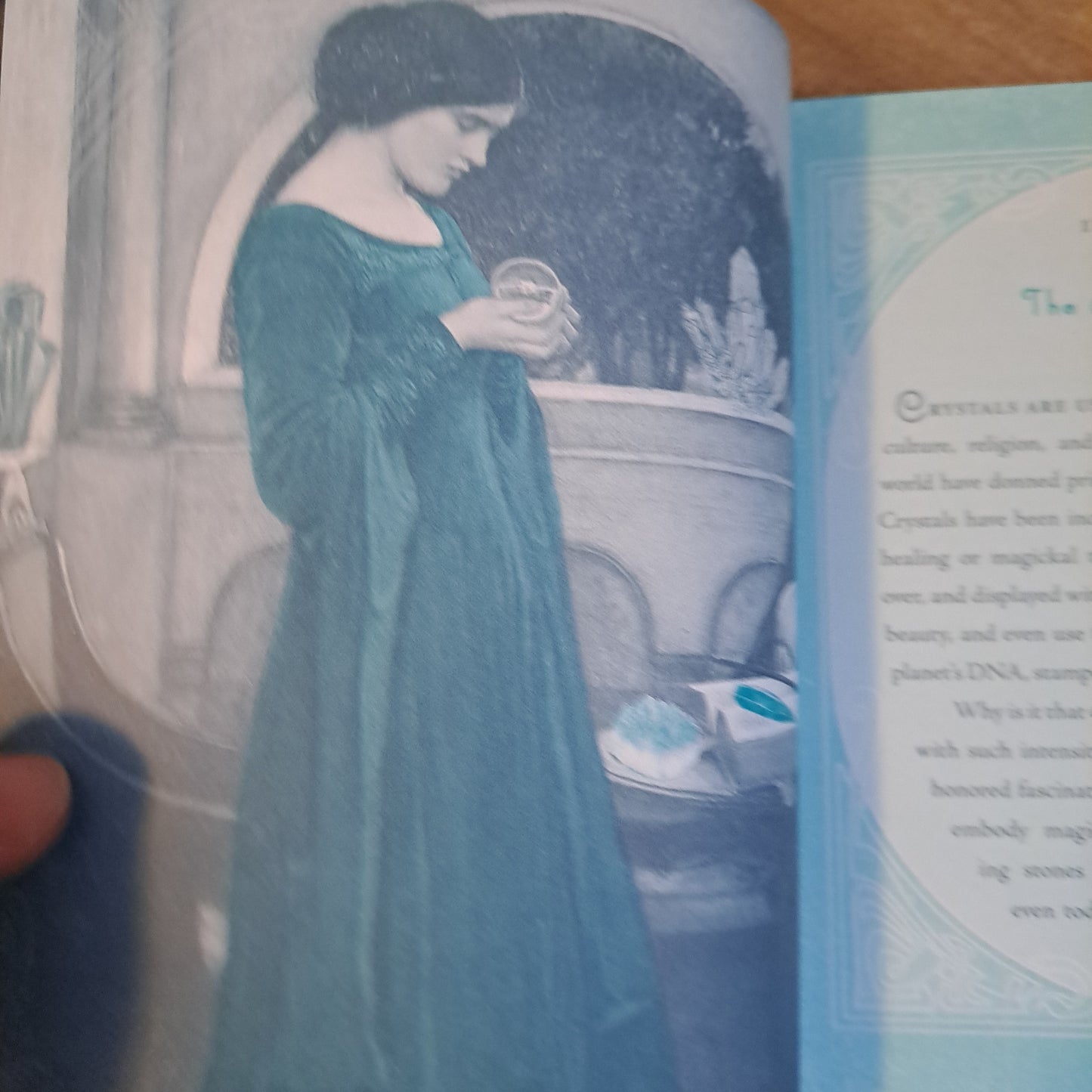 The Crystal Witch: The Magickal Way to Calm and Heal the Body, Mind, and Spirit