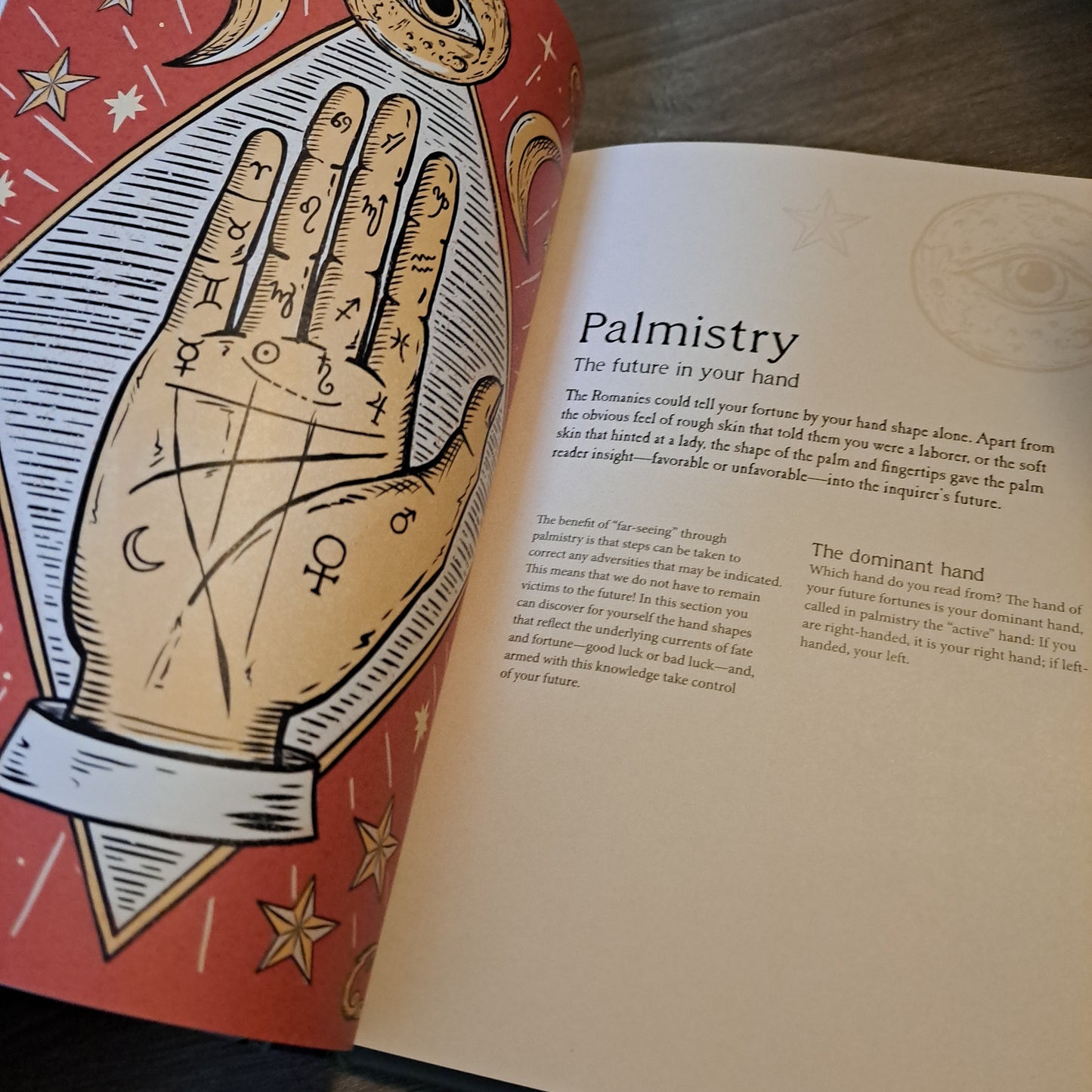 Divination Dictionary: A Beginner's Guide to Fortune-Telling