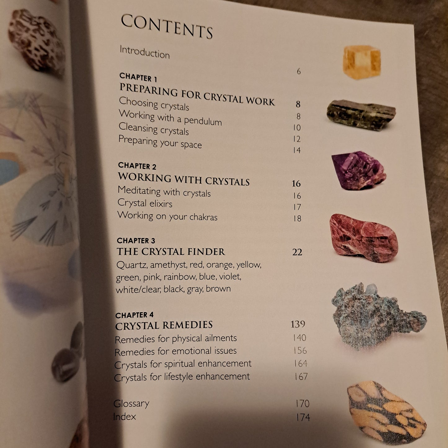 The Modern Guide to Crystal Healing: Includes Over 400 Crystals to Transform Your Life