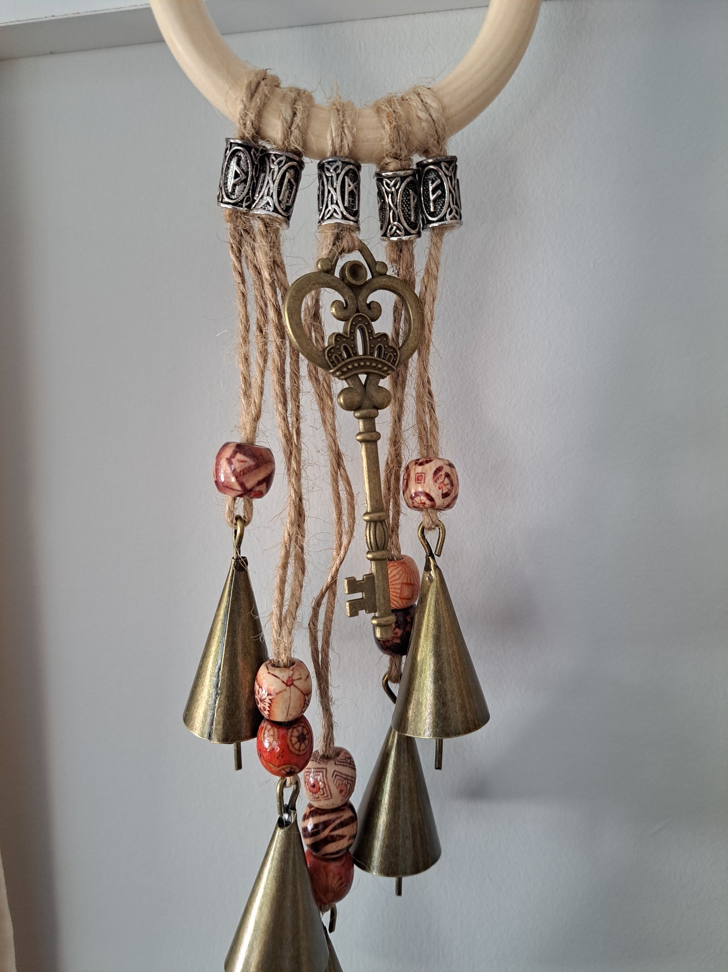 Witch Bells for Home Protection, Handmade Witchy Decor for Attracts  Positive and Drive Out Negative, Boho Door Handle Garden Patio Magic Bell  Beads