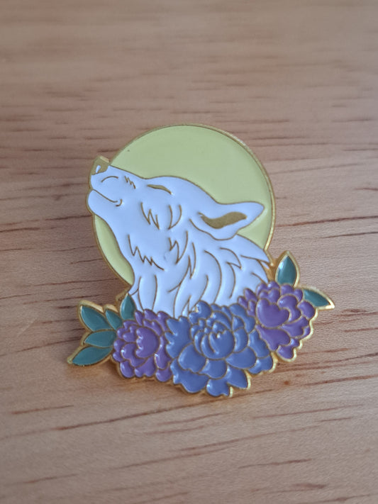 Moon Phase Animal Pin - White Wolf